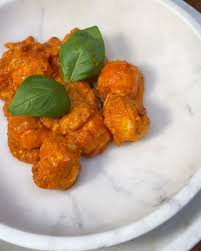 The Pasta Queen On Instagram Have You Tried Ricotta Balls It S Sunday Let S Make A Beautiful Sauce And Immer In 2020 Pasta Dishes Italian Recipes Appetizer Recipes