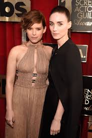 She made her screen debut in the slasher film urban legends: Kate And Rooney Mara S Sag Awards 2016 Hair And Makeup Look Vogue