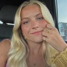 Jill Schweizer's Instagram, Twitter & Facebook