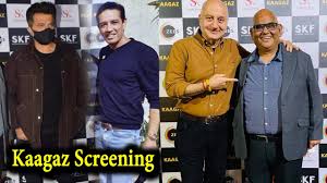 Pankaj tripathi, amar upadhyay, monal gajjar and others. Kaagaz Movie 2021 Celebrity Review Film Screening Youtube