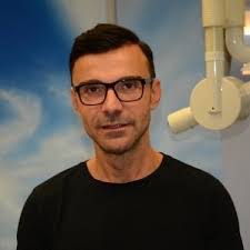 Jan Stelzer's Instagram, Twitter & Facebook