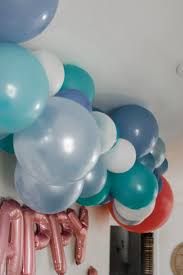 These floating, elegant centerpieces look great as table decorations for anniversaries, weddings or birthdays. How To Make A Seriously Easy Balloon Garland Lovely Lucky Life