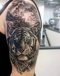 3 Tiger Tattoo Wald Schultertattoo Tatowierungen In Schwarz Und Weiss Tiger Tattoo Tigerkopf Tattoo Tattoo Ideen