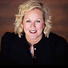 Lisa Kisling's Instagram, Twitter & Facebook