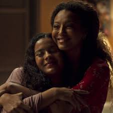 Vai na Fé: Sheron Menezzes e Bella Campos tem pouca diferença de idade