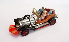 Chitty Chitty Bang Bang Vintage 1968 Car Corgi Diecast 266 Very Good Condition Vintage Toy Amazon Co Uk Toys Games