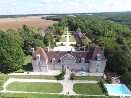 Kasteel in frankrijk (nl) chateau de maulnes (en); Chateau Du Fey Gite De Groupe Yonne 60 Couchages
