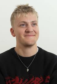 Jeg er begejstret for at starte dette nye kapitel i min karriere hos  Curabis! Tak, Professor Michael Dieringer, for den varme velkomst. 🙏