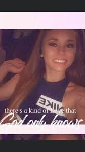 Nicole Wade's Instagram, Twitter & Facebook