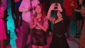Gizem karaca, simge selçuk, su kutlu // kalça, göğüs, mini etek bacaklar. Berfin Nilsu Aktas Kimdir Gokce Mollaoglu Show Tv