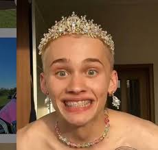 Jun 07, 2021 · общественный деятель возмущена тем, что крупные банки выбирают в качестве своих представителей кумиров молодежи, но не тех, кто отличился реальными героическими поступками. Novost Dnya Novym Oficialnym Licom Sbera Stal Danya Milohin