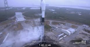 The commercial space company spacex is developing its dragon capsule to carry cargo, and space is supported by its audience. Spacex Falcon 9 Rocket With 143 Satellites Grounded By Weather Cbs News