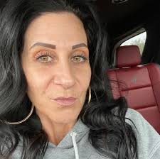 How to cope with light sensitivity and find suitable sunglasses?