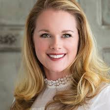 Kristin Dillard's Instagram, Twitter & Facebook