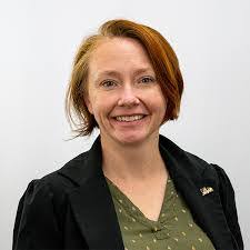 Donna Benge's Instagram, Twitter & Facebook