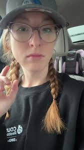 Amber Cribbs's Instagram, Twitter & Facebook