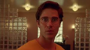 Arabayi ve parayi calip kacan andrew kisisi icin fbi ulke calipda arama baslatmis bir sonuca varamamis boylelikle 1 aydan fazla zaman gecmistir. The Assassination Of Gianni Versace Review Darren Criss Kills It As Gay Serial Killer Andrew Cunanan The Tracking Board