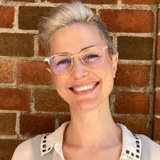 Tara Goldstein's Instagram, Twitter & Facebook