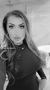 Marissa Benge's Instagram, Twitter & Facebook