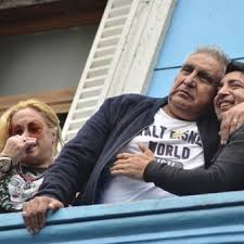 El hecho ocurrio en la puerta de la casa del exsindicalista donde cumple arresto domiciliario. Balearon La Casa Del Hijo De Juan Carlos Pata Medina