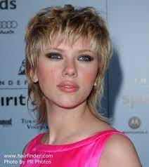 Scarlett Johansson Shaggy 80s Hairstyle With A Long Textured Neck 80s Hairstyles Short 80 S Hairstyle Scarlett Johansson Hairstyle