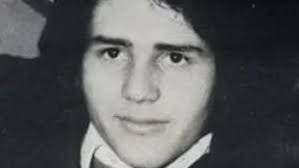 Busca a los familiares de su padre correntino