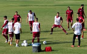 Ἤσθιον δὲ οἱ θεοὶ ἀμβροσίαν τροφήν, ὡς πρέπει αὐτοῖς. Me Problhmata H Ael Kontra Ston Apollwna Smyrnhs Ael