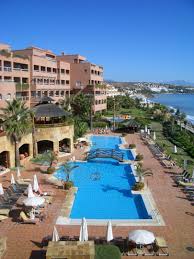 Long stay er en gylden mulighed for at slippe væk fra den ofte våde og kolde danske vinter. Elba Estepona Gran Hotel Thalasso Spa