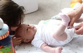 Akan mimpi menemukan bayi yang dibuang : Mimpi Membersihkan Najis Anak