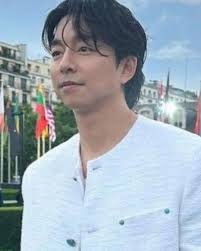 I think we all didn't sleep today because of excitement. Gong Yoo, the  world is curious about you. What kind of design wonder will your costume be  like? How will your hair