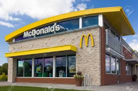Trainload of chrome ore emerging from a mine. Stillwater Mn Usa 10 August 2015 Zeitgenossische Mcdonalds Aussen Die Mcdonalds Corporation Ist Der Weltweit Grosste Kette Von Hamburger Fastfood Restaurants Lizenzfreie Fotos Bilder Und Stock Fotografie Image 44455834