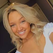 Paige Rhoads's Instagram, Twitter & Facebook