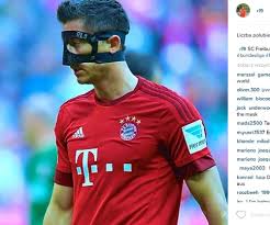 Robert lewandowski maske aus kartonbusiness & industrie, dienstleistungen, partys, catering & events!. Robert Lewandowski Zdradzil Co Zrobi Z Maska Ktora Musial Nosic Po Feralnym Faulu Jastrzab Post