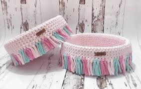 1 543 Likes 81 Comments Biraz Orgu Cokca Sevgi Aysenin Hobileri On Instagram Iyi Ve Serin Geceler Dilerim Orgu Sepet Kenar Susu Yapimi Video Cachepo