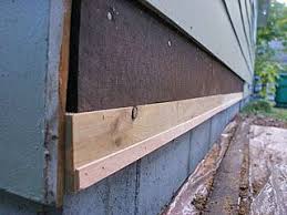 Strip Of Wood Nailed To Lower Edge Of Wall To Kick Out Bottom Of First Siding Row Siding Repair Fiber Cement Siding Hardboard Siding