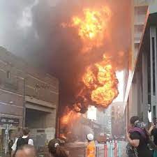 Explosion near elephant & castle rail station. B4cthm0drfx1 M