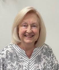 Kaye Toth's Instagram, Twitter & Facebook