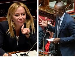 La prima gaffe di Giorgia Meloni da premier: dà del "tu" al deputato Soumaoro e poi si scusa - News Prima