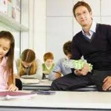 Vous pouvez parcourir leurs profils et choisir celui qui conviendra le mieux à vos attentes pour apprendre sereinement à votre domicile. Antoine Chevreuse Yvelines Professeur De Physique Chimie En Lycee Donne Cours Maths Physique Chimie