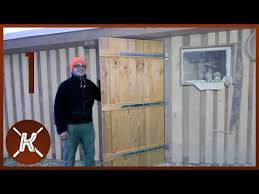 Sie haben vielleicht noch nie daran gedacht, ihrem zuhause ein scheunentor hinzuzufügen, aber sie sind eine großartige möglichkeit, raum in. Schuppentur Selber Bauen 1 3 Philipp Konter Youtube