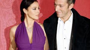 She is educated in literature, film and documentary filmmaking. Vincent Cassel Der Spiegel