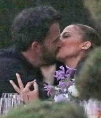 Jul 28, 2021 · ben affleck and jennifer lopez have rekindled bennifer over a week in montana now that the stars have realigned and they're both single at the same time … again. Jennifer Lopez Ben Affleck S Fans Can T Keep Calm After Katy Perry Shared Their Kissing Picture On Social Media Photogallery Etimes