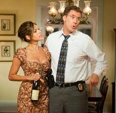 В 1992 году окончила среднюю школу имени герберта гувера в глендейле. Komodie Eva Mendes Liebt Will Ferrell Als Cop Welt