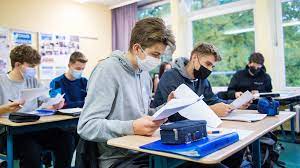 Maskenpflicht im unterricht bei inzidenz ab 35 abgesehen von der testpflicht bleibt auch die maskenpflicht an den schulen bestehen. Lehrerverbande Fordern Maskenpflicht Im Unterricht Ndr De Nachrichten Niedersachsen