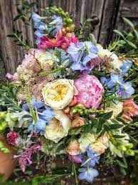 Country Garden Bride S Bouquet Country Garden Flowers Natural Bouquet British Flowers
