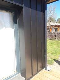 Bardage douglas à claire voie et bardage aluminium. Avant Apres Bardage Aluminium En Joint Debout D Une Facade A Pontenx Alu Gouttieres Dal Alu