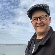 So something I recently learned about tron is that they use the black hole  robots to make a test film before making the movie that's why they put that  easter egg in