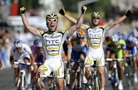Britmark cavendish needs to wait for the chance to add the tour de france victory to palmare on the champs elysees tomorrow and break eddy merckx's stage victory record in the race. It Was All So Easy For Him Back In 2009 Htc 1 2 On The Champs Tour De France Mark Cavendish Bicycle Race