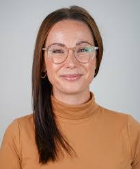 Shannon Mitchell's Instagram, Twitter & Facebook