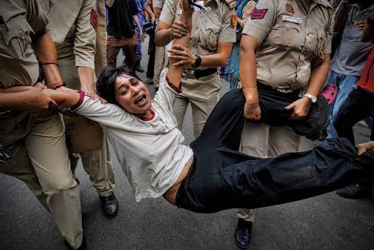 Thousands of cockroach????protesters march towards India's parliament. . . .  #cjpprotest #jantarmantarprotest #sonamwangchuk